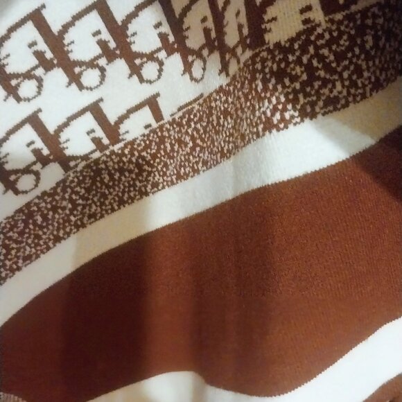 Poncho brown - Picture 1 of 2